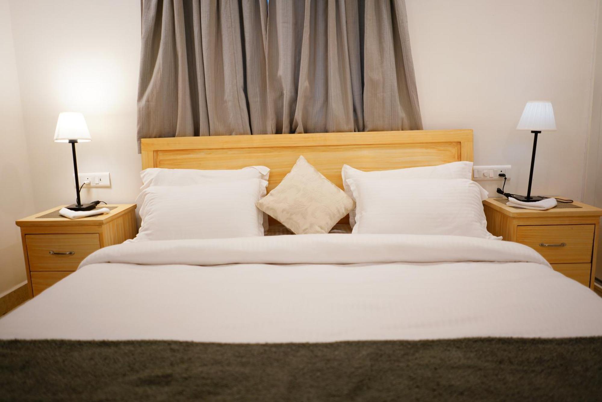 Enkay Service Apartments Kondapur  ภายนอก รูปภาพ