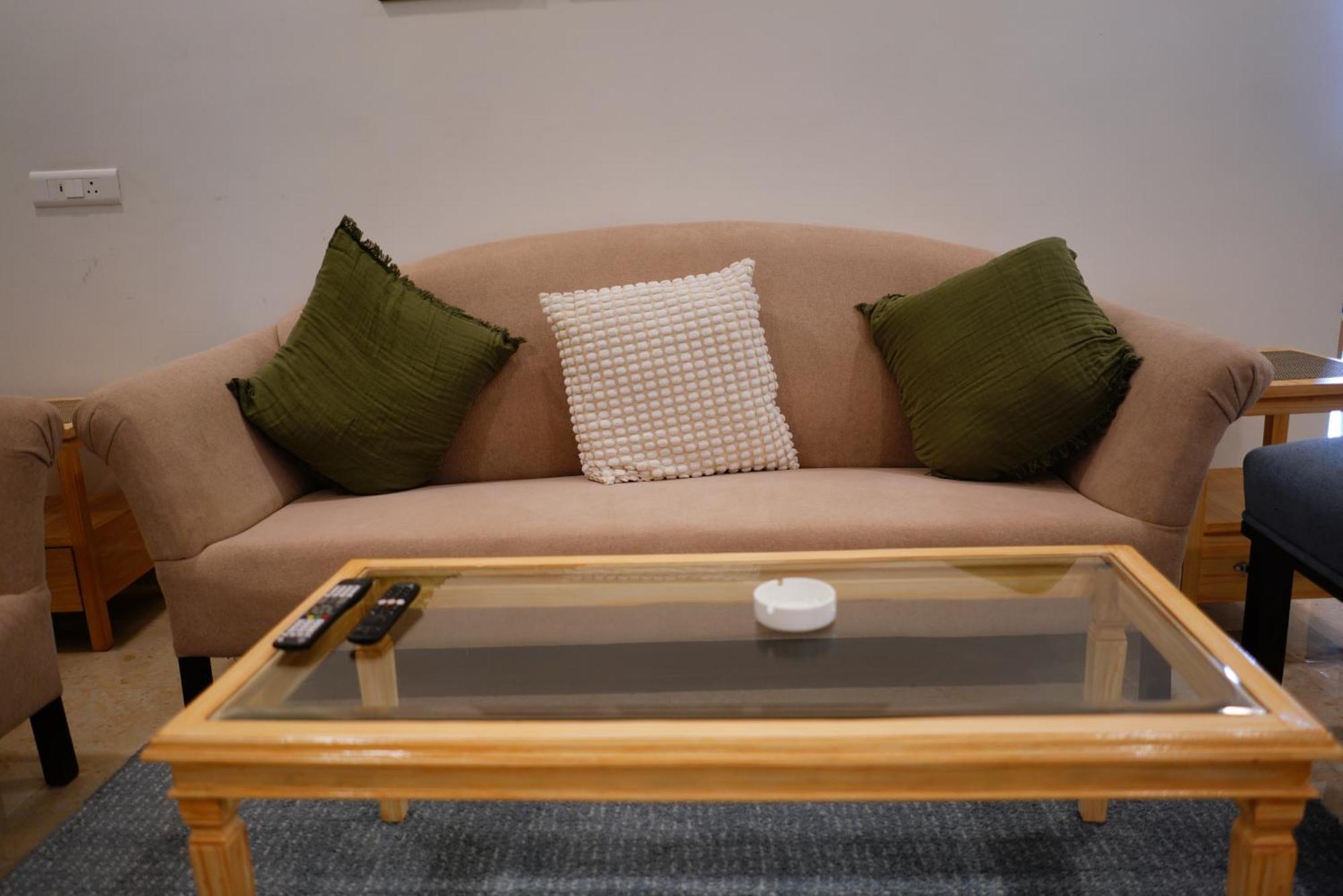 Enkay Service Apartments Kondapur  ภายนอก รูปภาพ